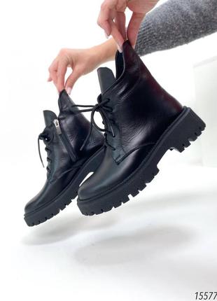Короткі чорні черевики ботинки боты зимние на высокой платформе подошве трендовые натуральная кожа5 фото
