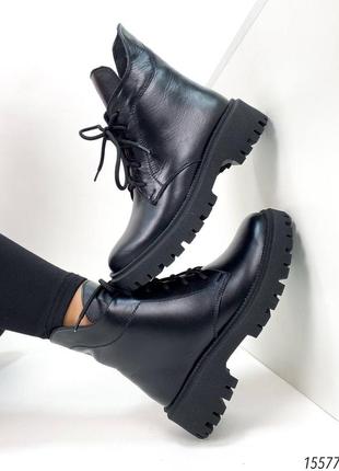 Короткі чорні черевики ботинки боты зимние на высокой платформе подошве трендовые натуральная кожа7 фото
