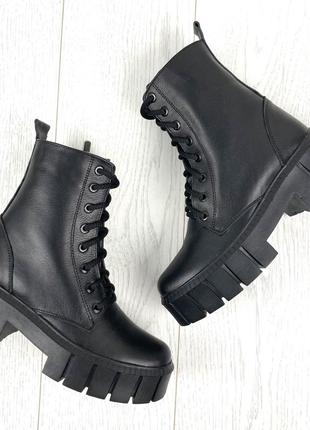 Женские черные зимние ботинки из натуральной кожи на платформе на шнуровке