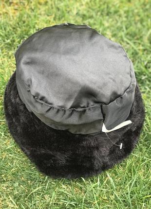 Женская велюровая шляпка с меховой окантовкой3 фото
