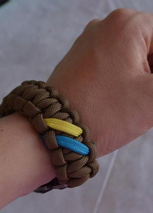 Браслет с гербом украины с ножом плетения кобра с флагами украины из паракорда +...