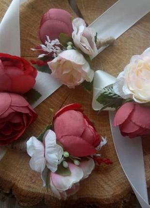 Бутоньерка с розой бутоньерки бордовые свадебные бутоньерки бутоньерка для жениха4 фото