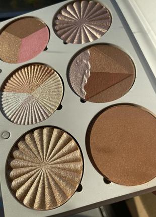 Палетка для обличчя ofra highlighting and bronzing pro palette on the glow