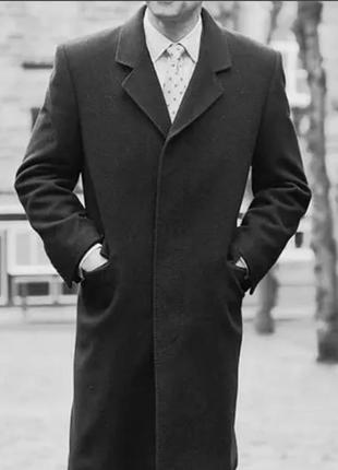 Нове чоловіче пальто