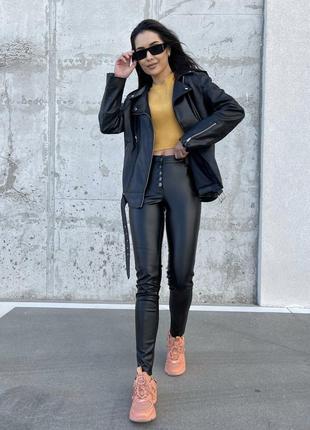 Женские теплые кожаные брюки черные лосины на флисе1 фото