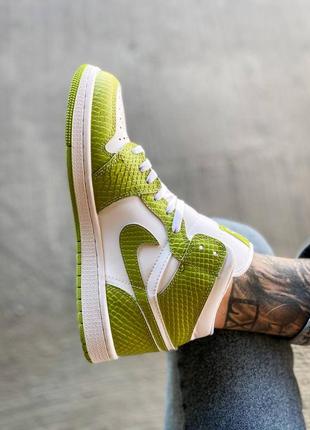 Кросівки nike air jordan 1 mid green python8 фото