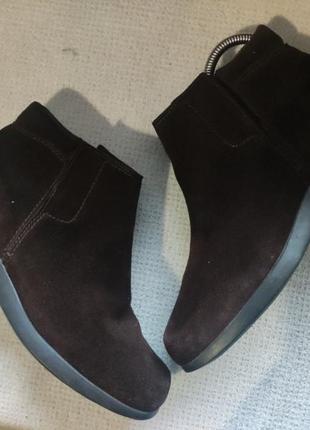 Кожаные ботинки