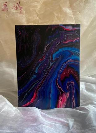 Картира в технике fluid art