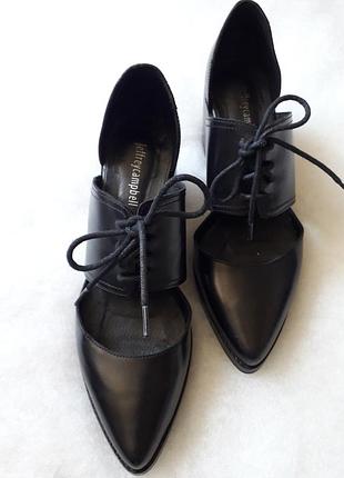 Туфлі jeffrey campbell