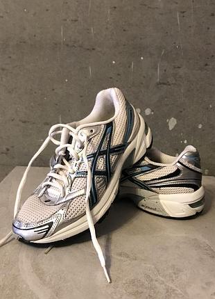 Кросівки asics