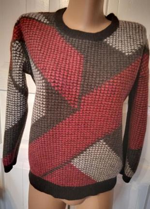 Свитер.