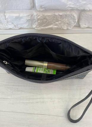 Косметичка из натуральной кожи на одно отделение woman's heel серая (в-478-5)