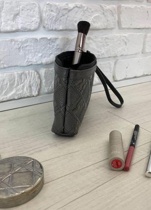 Косметичка из натуральной кожи на одно отделение woman's heel серая (в-478-5)