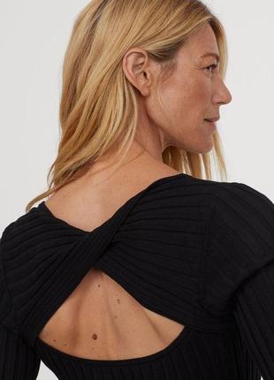 Лонгслив в рубчик с интересной спинкой h&m черный