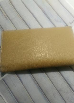 Місткий,бежевий гаманець/конверт/ paquetage2 фото