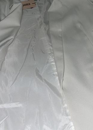 Піджак білого кольору, сток3 фото