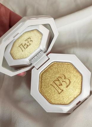 Хайлайтер fenty beauty by rihanna killawatt freestyle highlighter2 фото