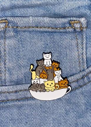 Значок / пін металевий щасливі коти