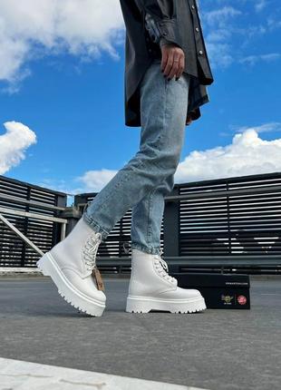 Шикарні зимові черевики dr. martens jadon white fur  ботинки с мехом9 фото