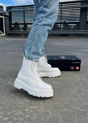 Шикарні зимові черевики dr. martens jadon white fur  ботинки с мехом2 фото