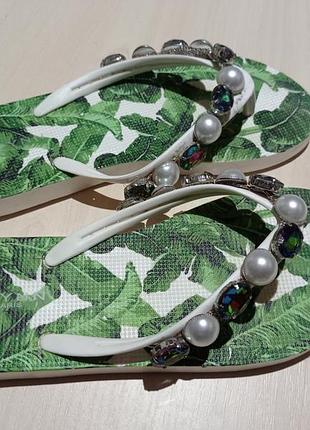 Жіночі шльопанці 37