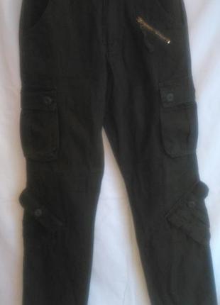 Красивые  брюки тёмно зелёного  цвета