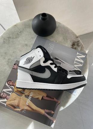 Кросівки жіночі шкіряні найк джордани