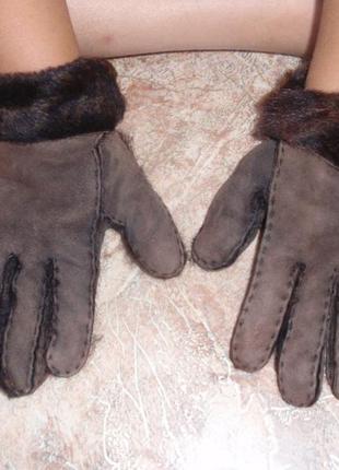 Перчатки на 3-5 лет.