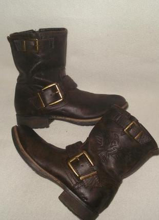 36 р./23 см. фірмові черевики утеплені