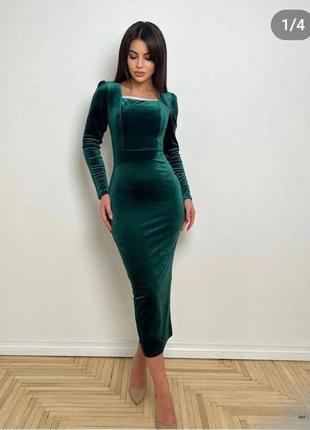 Смарагдова оксамитова сукня із стразами