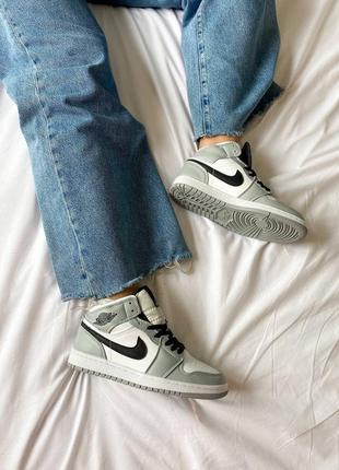 Кросівки nike air jordan 1 mid light smoke grey5 фото