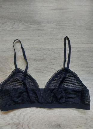 Неймовірний бюстгальтер без чашок