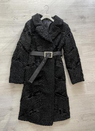 Вінтажна каракулева шуба-позачасова розкіш