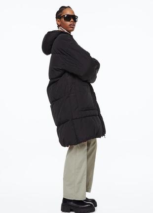 Пальто-пуховик великого розміру зі стьобаного плетіння з капюшоном на шнурках і двосторонньою застіб3 фото