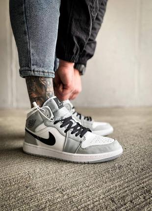 Женские высокие кожаные кроссовки nike air jordan 1 mid light smoke grey#найк1 фото