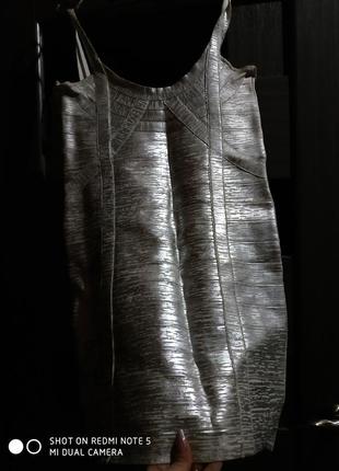 Бандажное платье