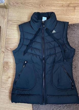 Пухова жилетка adidas м-l