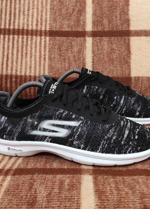 Оригінальні кросівки skechers