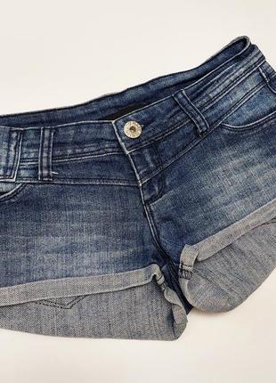 Жіночі джинсові короткі шорти з низькою посадкою від бренду tally weijl