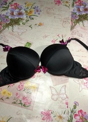 Чорний гладенький бюстгалтер eur80a пуш-ап 1 см