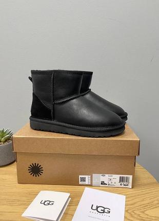Угги уггі ugg classic mini short ii boot leather black