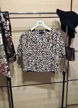 Стильна коротка футболка, дивіться величезний вибір речей!!! супер знижки%%%