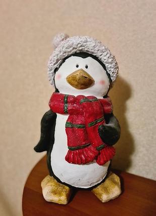 Керамическая статуэтка новогодний пингвин