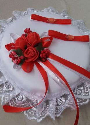 Свадебная круглая подушка под кольца № 1 (красная)