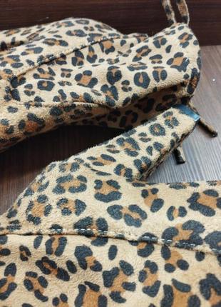 Леопардові чоботи на стійкому підборі 39 розмір7 фото