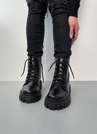 Зимние массивные кожаные ботинки на тракторной подошве с мехом натуральная кожа черные теплые берцы зима9 фото