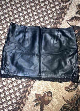 Классная короткая кожаная юбка с кружевом под кожу dorothy perkins