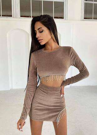 Оксамитовий комплект, декорований бахромою зі страз