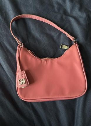 Розовая сумка steve madden