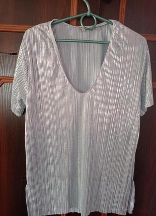 Стильна блискуча футболка блуза